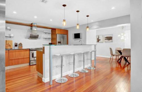 Modern 4BR Villa with Pool - Outdoor amenities - WFH - Foto 3