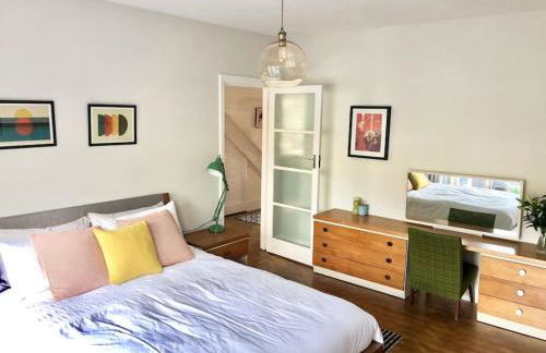 Flat1Hove- renovated, 2BR, patio, beach, free onsite parking - Foto 14