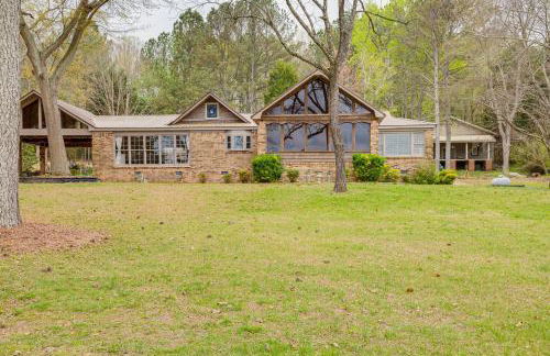 Lakefront Leesburg Home with Private Dock and Ramp! - Photo 29