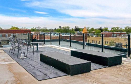 Luxury Downtown South Haven Condo With Rooftop Deck - Photo 39