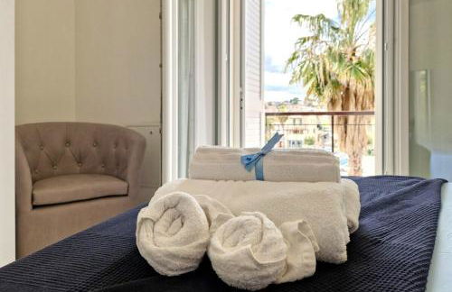 Centro Piazza Wi-Fi AC Balcony Design by WE HOST YOU - Foto 13