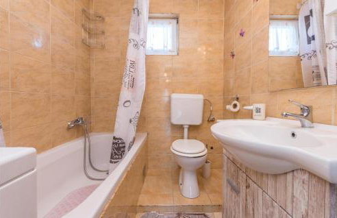 Pet Friendly Home In Tinj With Jacuzzi - Foto 29