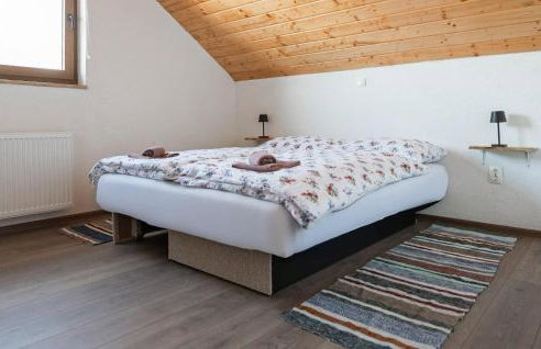 3 Bedroom Awesome Home In Gospic - Foto 12