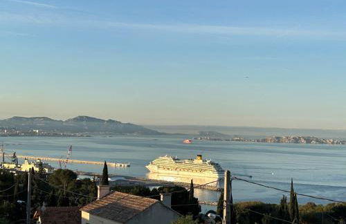 maison entièrement climatisée vue d'exception mer et rade de Marseille avec piscine 8 personnes - Foto 18