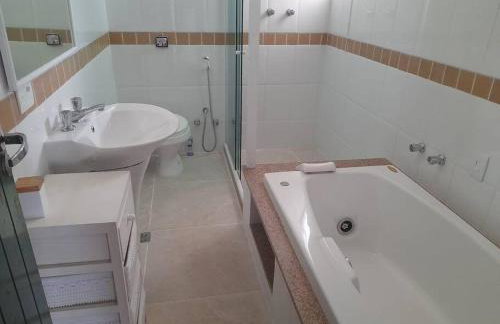 Casa Grega em Angra dos Reis com Piscina e Vista Espetacular - Foto 11