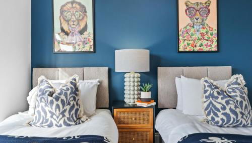 LONG TERM STAY SPECIAL OFFER AVAILABLE! 5-Bedroom Spacious, Stunning Design, Sociable Areas & Cosy House Near South Downs Park, Sleeps 11 with GAMES Room, PRIVATE PARKING and GARDEN - by Blue Puffin Stays - Foto 2