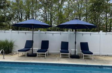 Gorgeous beach house with large pool & private beach, just 3 blocks away!! - Foto 44