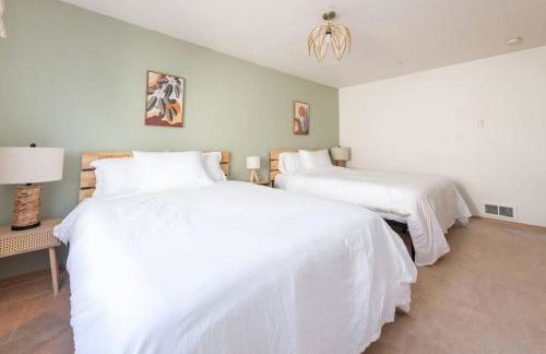 Cozy 2 bedroom condo walking distance from the beach - Foto 22