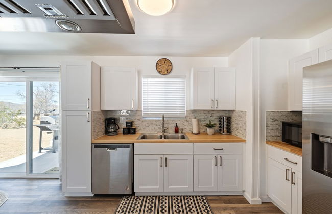 Dune Rise by Avantstay Chic Oasis w Patio - Photo 21