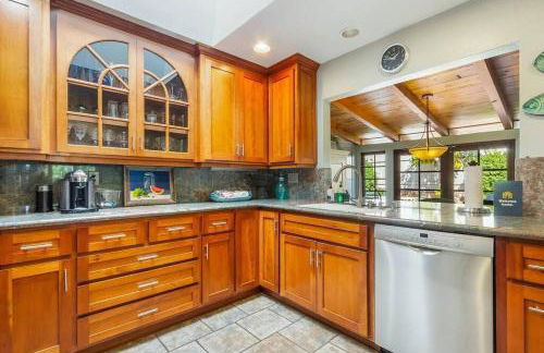 Oceanview, Walk To Beach, Fire Pit - Photo 21