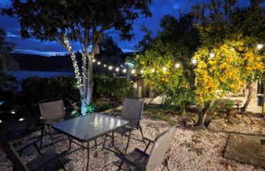 Riverlake House - frente ao lago e com jardim - Foto 5