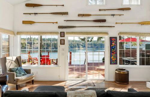 Amazing Sunrise at Coastal Luxury Cabin Rental on Herron Island with Fire Pit and Paddle Boarding near Olympia, Washington - Foto 13