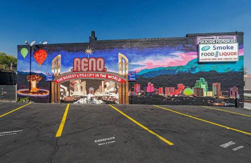 Stylish-Serene Midtown Getaway: Retreat for Two - Foto 15