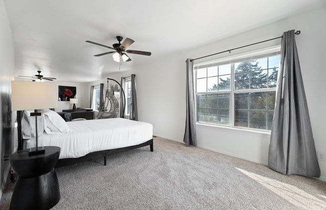 Spacious Lakefront View With Hot Tub and Pool NH - Photo 58