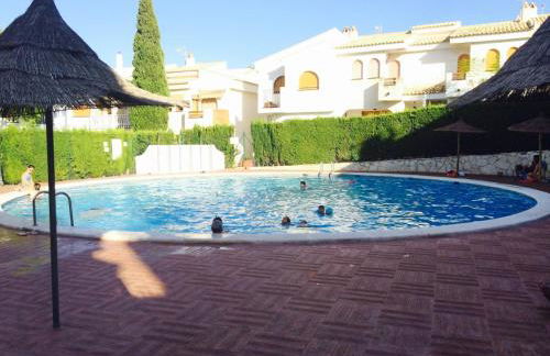 Bonita casa en urbanización privada muy cerca del mar y de Alicante - Foto 30