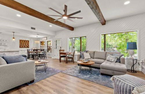 5BR 3.5BA Waterfront Boat, Dock and Kayaks, Lake McQueeney by Austin Vacay - Foto 3