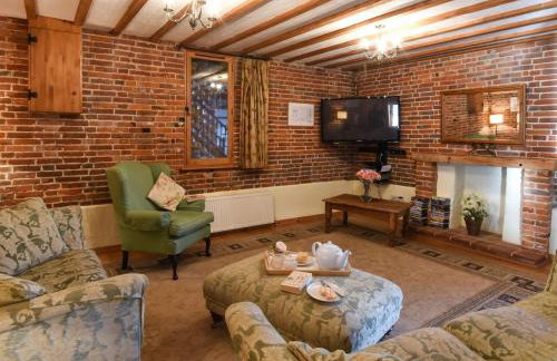 3 Bed in Briston oc-kt187 - Photo 7