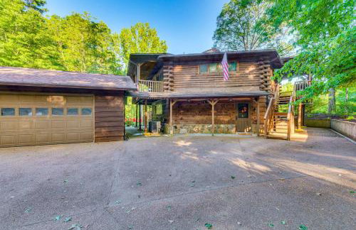 Family-Friendly Riverfront Manor on the Little Red - Foto 40