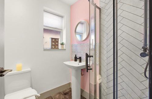 2BR Flat, Free Parking, WiFi, Smart TV - Foto 19