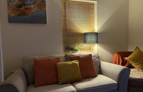 Gt. Marlow TownHouse- Families, Pets & Contractors - Photo 16