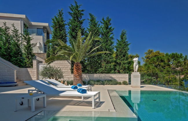 Beachfront Villa Seven Sins with Pool - Foto 24