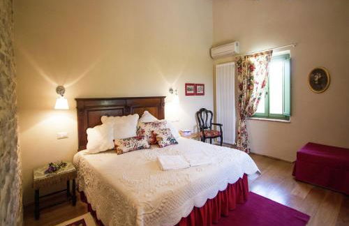 Villa w/ Wine Tours Near Beach - Photo 10