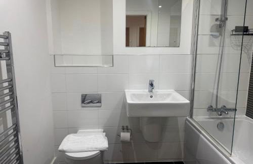 Ideally located Didsbury Chorlton gated parking - Pass the Keys - Foto 13