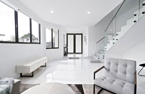 April Sale! 4BR - Private Yard, Grill, Soaking Tub, Near Coral Gables & MIA Airport - Foto 42