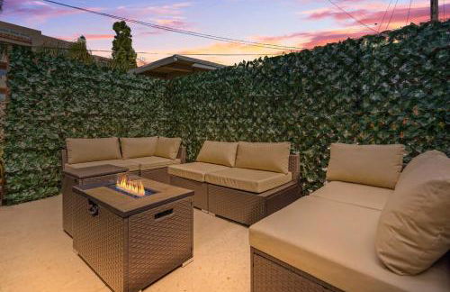 1 mile from the Beach Fire Pit, Patio, Parking! - Foto 26