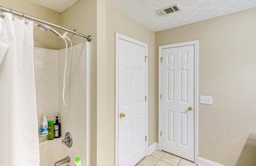 Remote Escape Lake Home with Dock in Sparta! - Foto 14