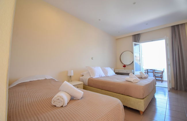 Apollonia Hotel - Photo 4