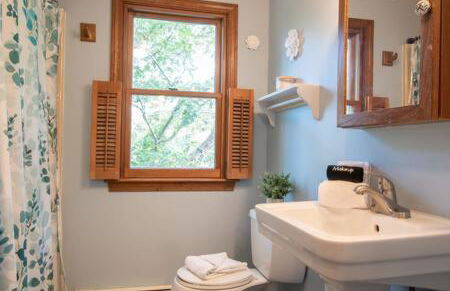 Bring your pups to Chatham Direct access to the Cape Cod Rail Trail - Foto 25