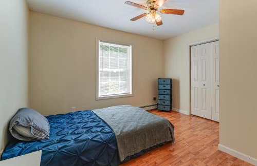 4 Mi to Long Lake! Secluded Haven with Fenced Yard - Foto 18