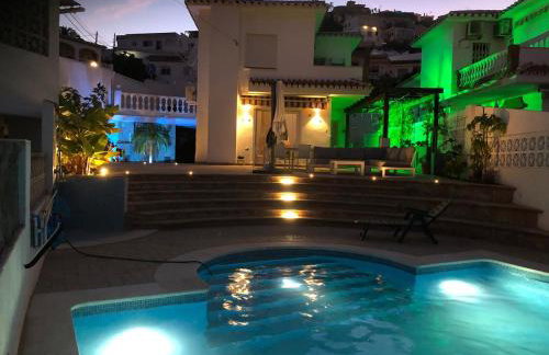 Private Beach Villa for 6 with Seaview, Pool & big Sun Terrace - Foto 40