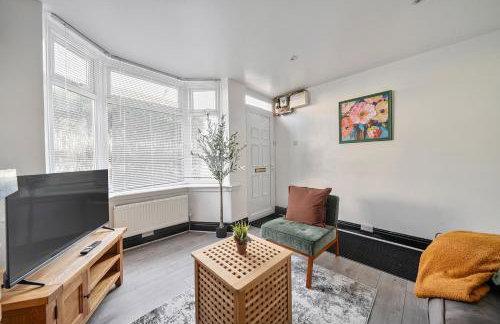 Modern Bletchley home with stylish decor - Foto 8