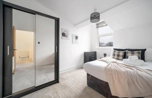 Large 4 Bed Brixton House - Parking Garden Wi-Fi & Sky TV! - Foto 7