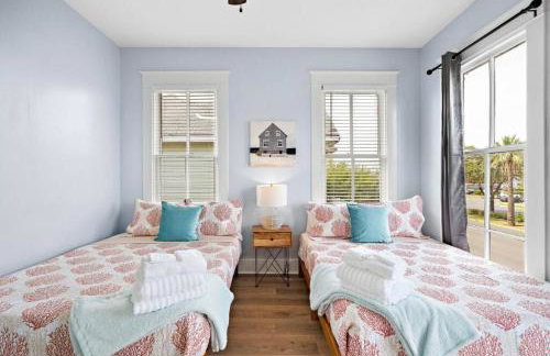 Cozy Home Near Downtown with a Pool and Fire Pit - Foto 24