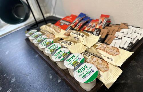 London Luton Airport Luxury Midland Apartments - GATED PARKING - Balcony - Sleeps 4 - Foto 14