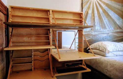 Perfect Location - 4BD,1BA - Restored Redwood Home - Foto 35