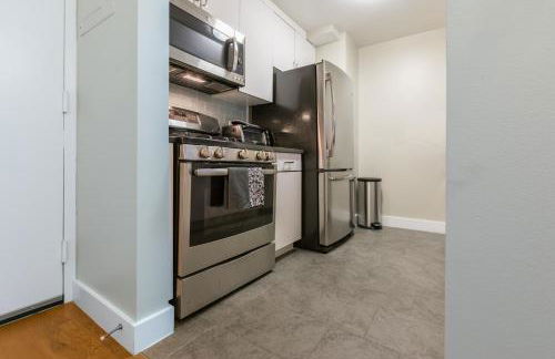 Finest Luxury 1 Bedroom Apartment - Photo 16