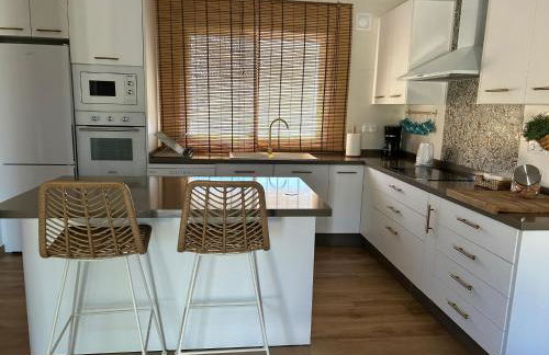 Casa Caraza. Un olivar con vistas al castillo de Juego de Tronos - Foto 10