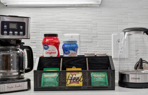 Worldcup Ready Beautifully Furnished One Bedroom Apartment in the Heart of West Village Dallas with Pool and Free Parking - Foto 9