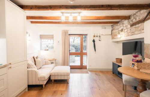 Ollerenshaw Cottage - Photo 9