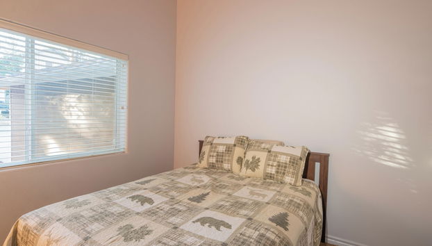 Brown Bear Lodge - Cozy mountain home situated within the quiet and ideal Sugarloaf neighborhood - Foto 4, Zimmer