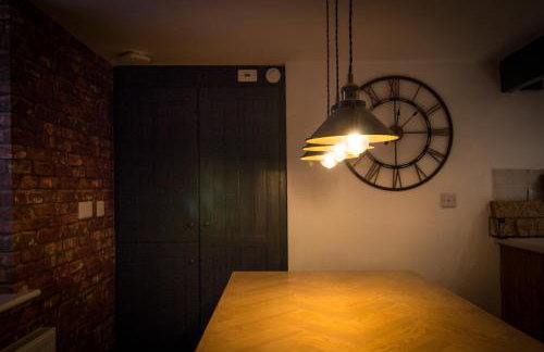 Holmfirth Home, Comfortable Stay, Near Trails and Town, Sleeps 5 - Foto 10