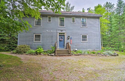 Rustic and Modern Home with Fire Pit on Tower Pond! - Foto 24