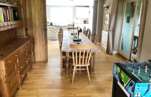 5-Bed Home - Sleeps 12 Pool Garden & Play Area - Foto 23