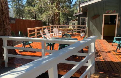 Spacious cozy chalet huge deck over seasonal creek - Foto 51