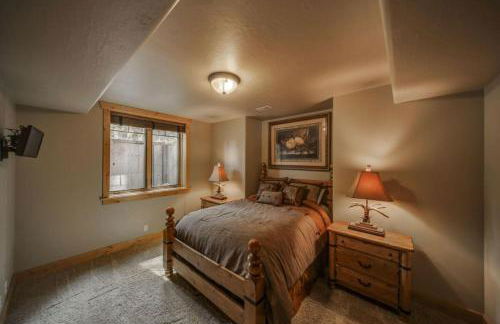 Bear Discovery Custom Tamarack Estate Home by Casago McCall - Donerightmanagement - Foto 38