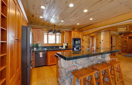 Fraser Chalet with Hot Tub and Mountain Views - Foto 9